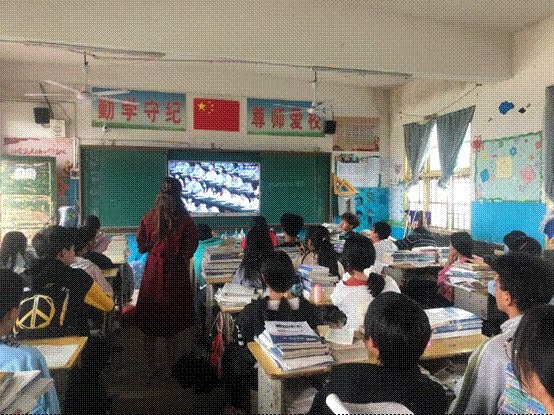 谷洲鎮(zhèn)中學組織慶祝中國共青團成立100周年運動