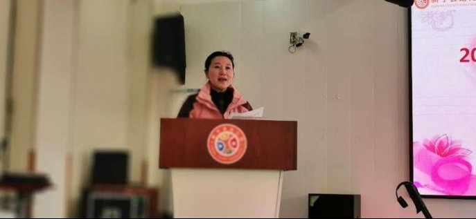 凝心聚力，快樂(lè)偕行--新寧縣幼兒園舉行“三八”婦女節(jié)趣味運(yùn)動(dòng)