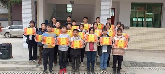 青春須早為，豈能長少年