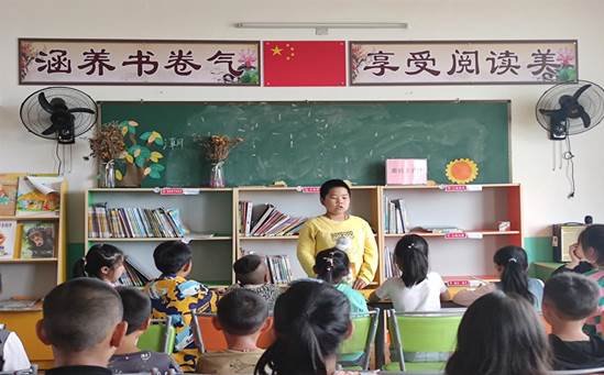 五月乘風(fēng)山林中，校級(jí)互促意正濃