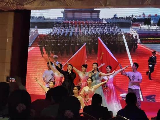 洞口四中勇奪縣教育局謳歌比賽特等獎