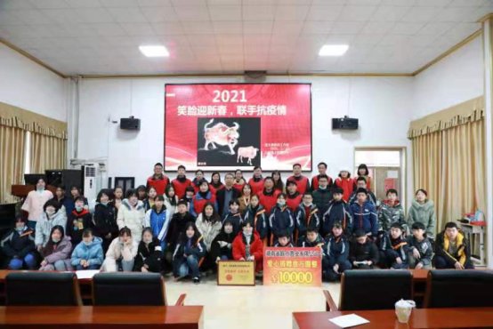 簡太英委員工作室開展“笑貌迎新春，聯(lián)手抗疫情”運動
