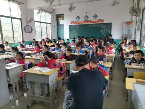 鋒從磨礪出，教學(xué)大比武—下花橋鎮(zhèn)中間完小教學(xué)比武