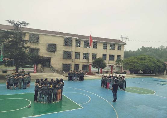 梽木山中學(xué)初一門生軍訓(xùn)圓滿結(jié)束