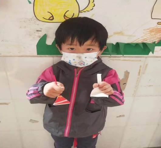 新寧縣清江橋鄉(xiāng)中間幼兒園開展“快樂成長，勞動最美”主題教育運(yùn)動