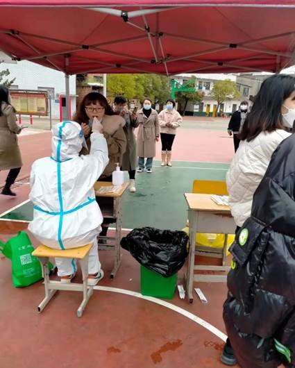 夯實疫情防控安全線——邵陽縣白倉完小進(jìn)行校園核酸抽檢