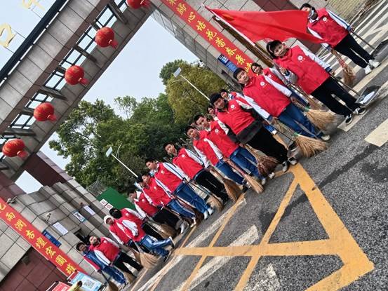 塘渡口中學(xué)開展自愿者服務(wù)運(yùn)動  ——-共創(chuàng)文明城市、共建文明校園