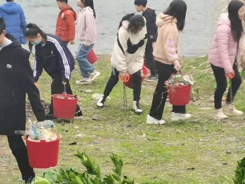 湖南新寧白沙中學(xué)2022年學(xué)雷鋒——“勞動(dòng)美”實(shí)踐行運(yùn)動(dòng)