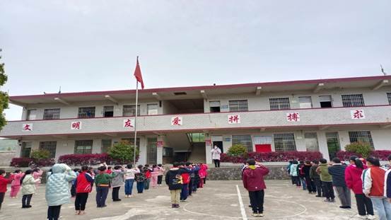 邵陽縣下花橋鎮(zhèn)和平小學(xué)防溺水簽名大會
