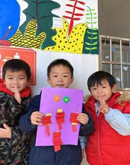 新寧縣清江橋鄉(xiāng)中間幼兒園開(kāi)展趣味手工制作運(yùn)動(dòng)