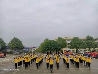 “七彩陽(yáng)光”伴我成長(zhǎng)——新寧縣白沙中間小學(xué)舉行慶元旦體操比賽運(yùn)動(dòng)