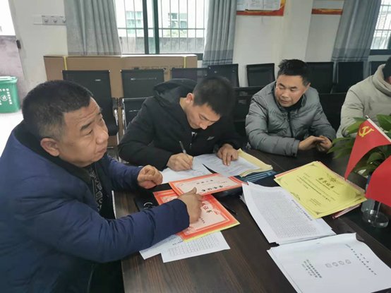 潛心教育方可收獲成就——洞口縣管竹中學(xué)開展2021年教師年度考核評優(yōu)工作