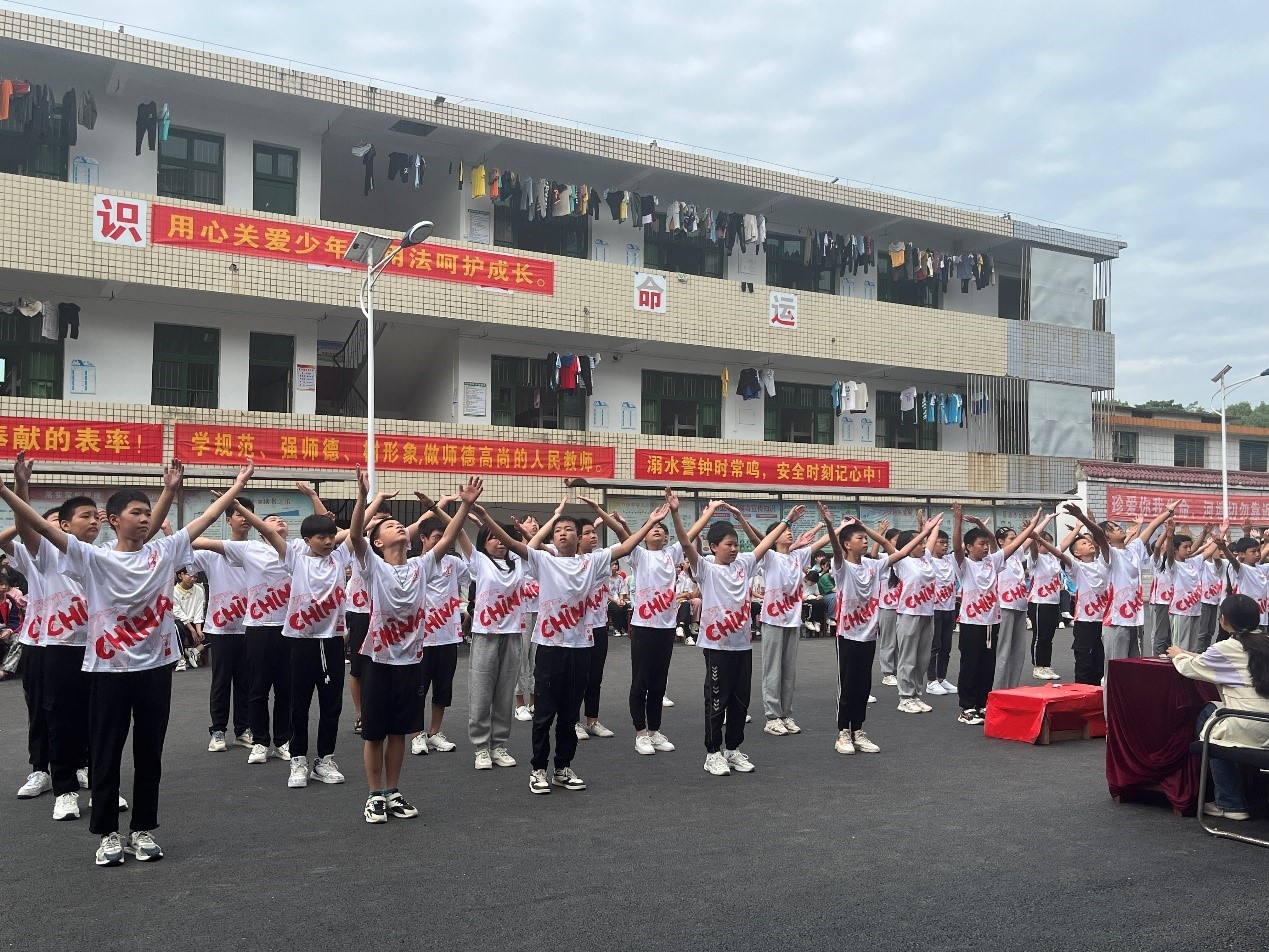 奮進(jìn)新征程 喜迎二十大  ----洞口管竹中學(xué)舉行唱響紅歌活動(dòng)