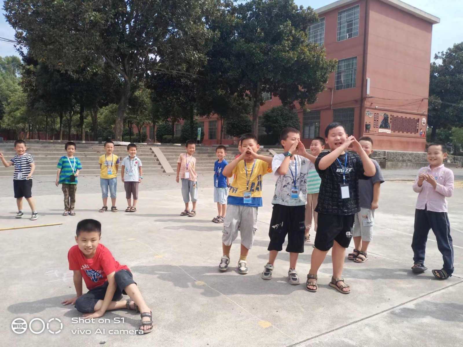 邵陽(yáng)縣 下花橋鎮(zhèn)中心完全小學(xué)黨支部組織開展防溺水安全演練活動(dòng)