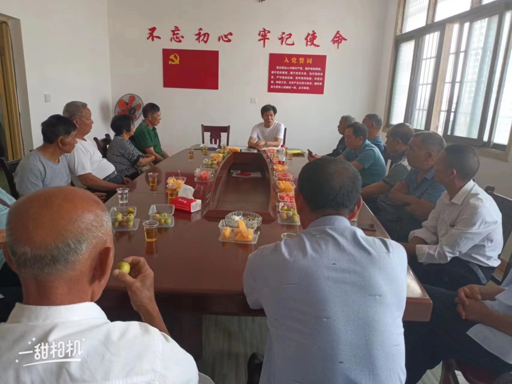 新寧縣萬塘鄉(xiāng)中心學(xué)校舉行  退休教師座談會暨自助認(rèn)證工作培訓(xùn)會