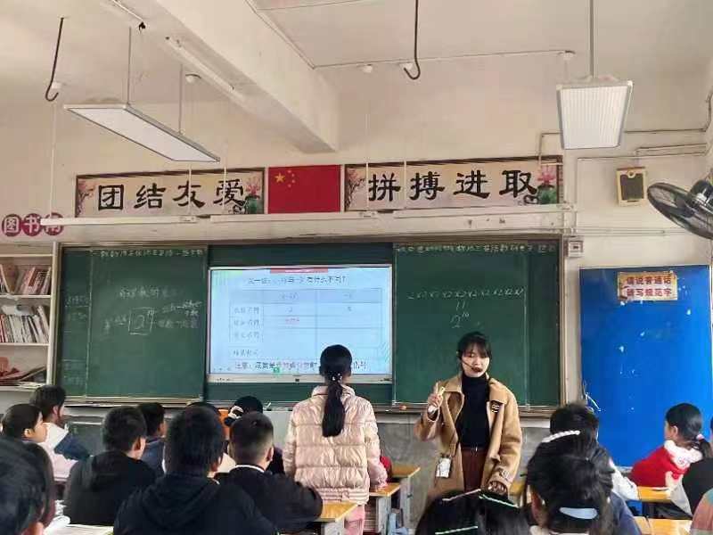 邵陽(yáng)縣蔡橋鄉(xiāng)中學(xué)舉辦“教壇新秀”教學(xué)競(jìng)賽暨第三期校本研修活動(dòng)