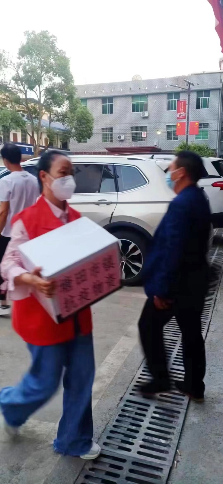 育人之師，抗疫之士