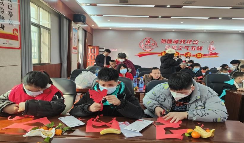 愛(ài)驅(qū)舊年病毒，情暖特殊兒童：