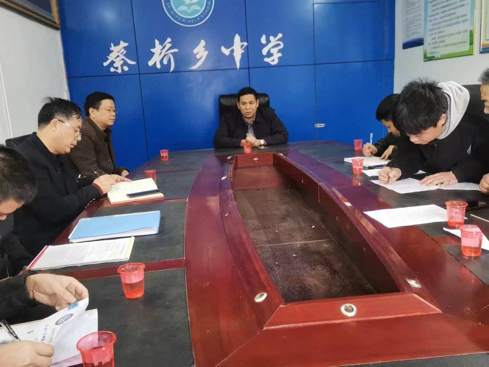 姜佳良到蔡橋鄉(xiāng)中學(xué)檢查有關(guān)食品安全“兩個(gè)責(zé)任”機(jī)制落實(shí)情況