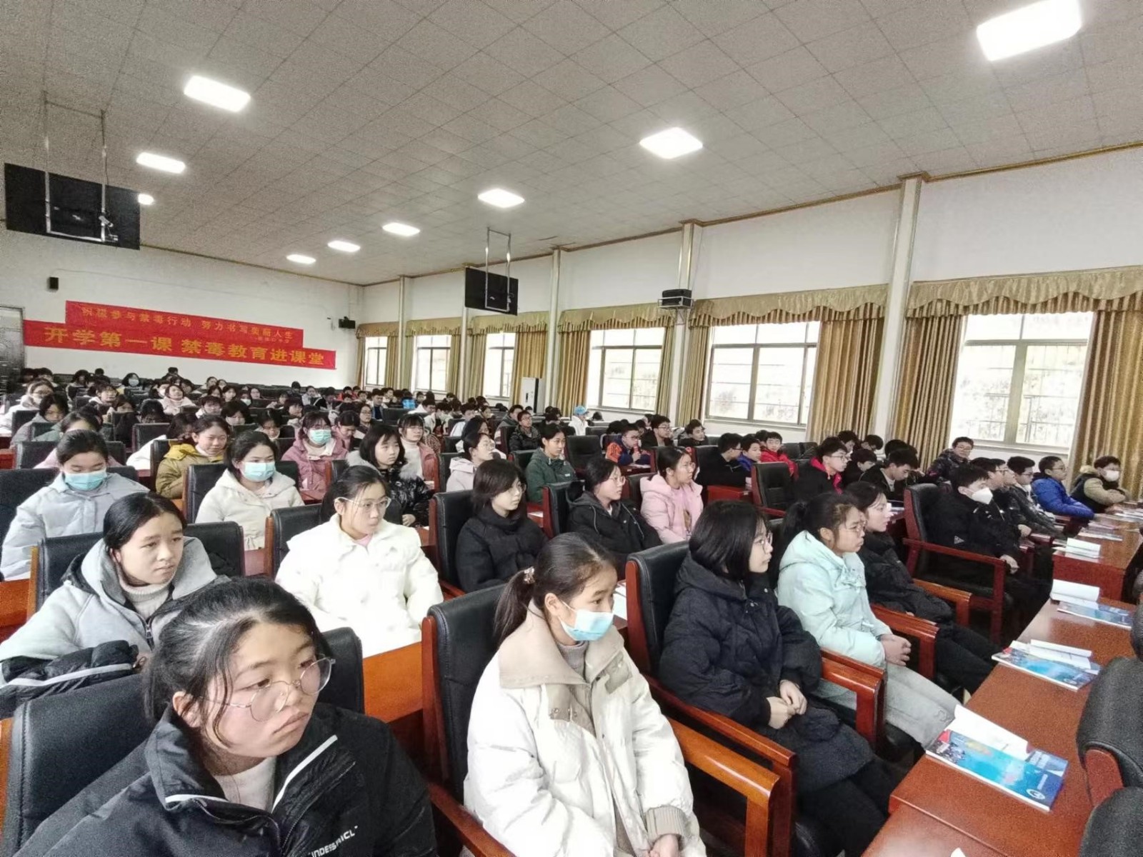 新年萬象新，禁毒暨反電信詐騙宣傳預(yù)防教育進(jìn)課堂