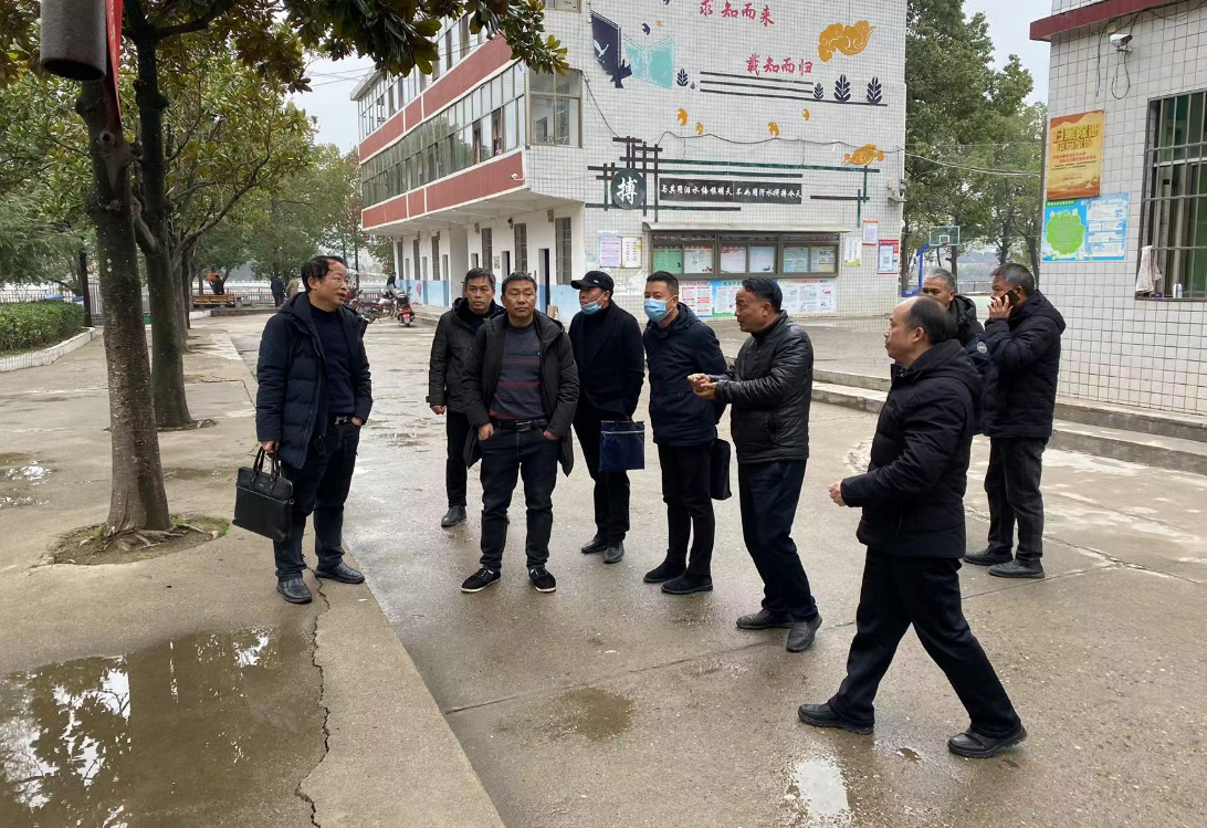 邵陽縣教育局心系金稱市鎮(zhèn)中學(xué)開學(xué)工作
