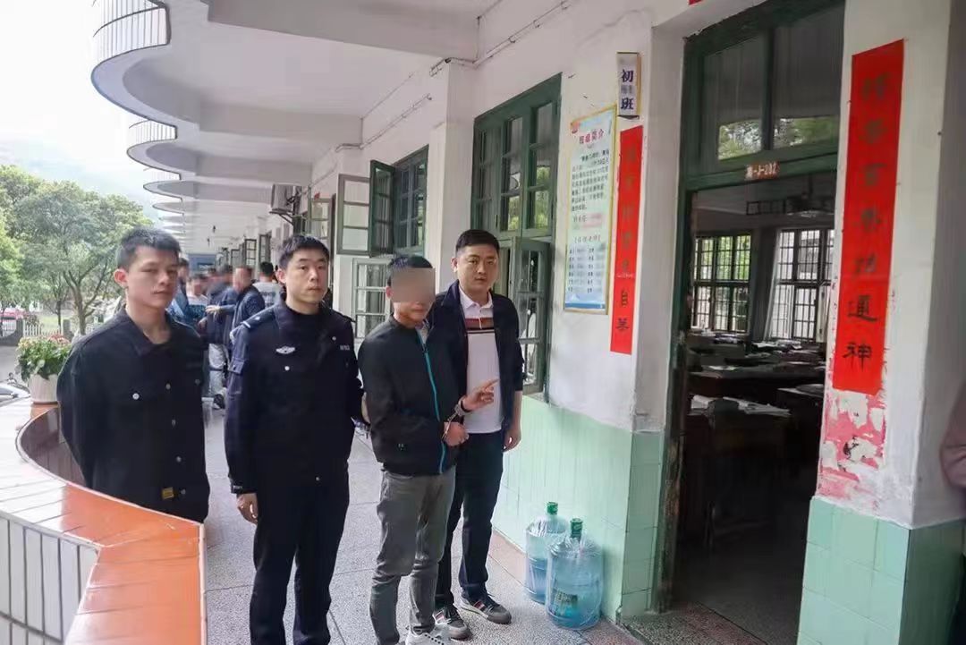 聚焦校園：神速破獲一起盜竊學生財物案