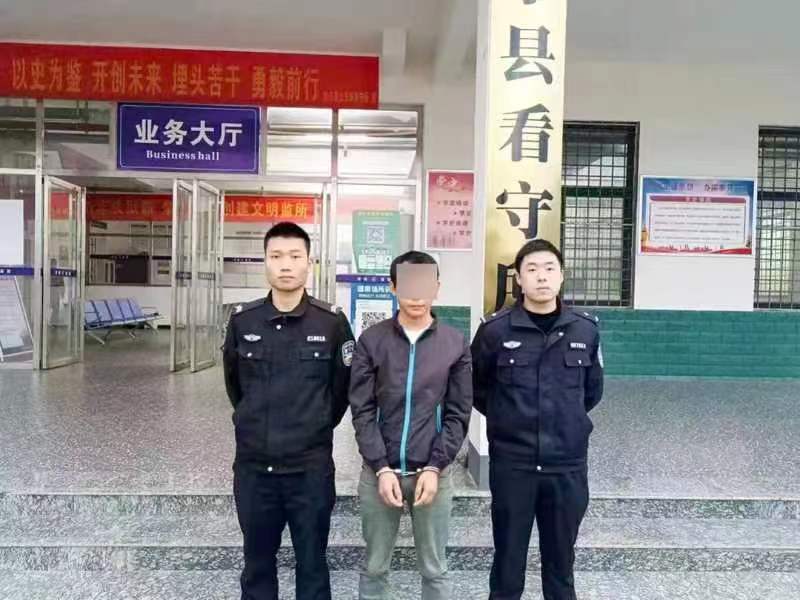 聚焦校園：神速破獲一起盜竊學生財物案