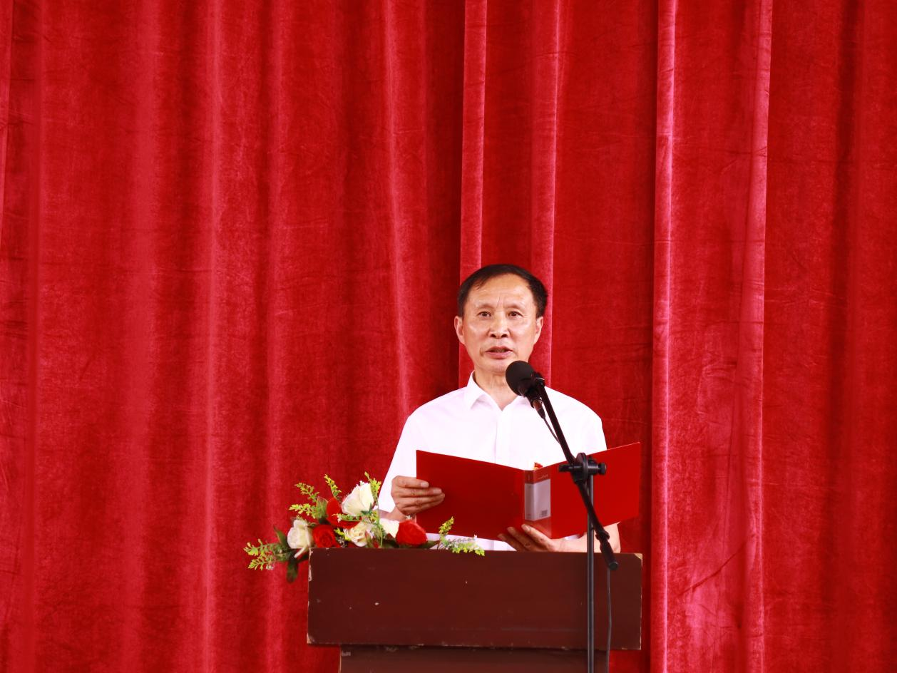 誦讀經(jīng)典文學 感受語言之美