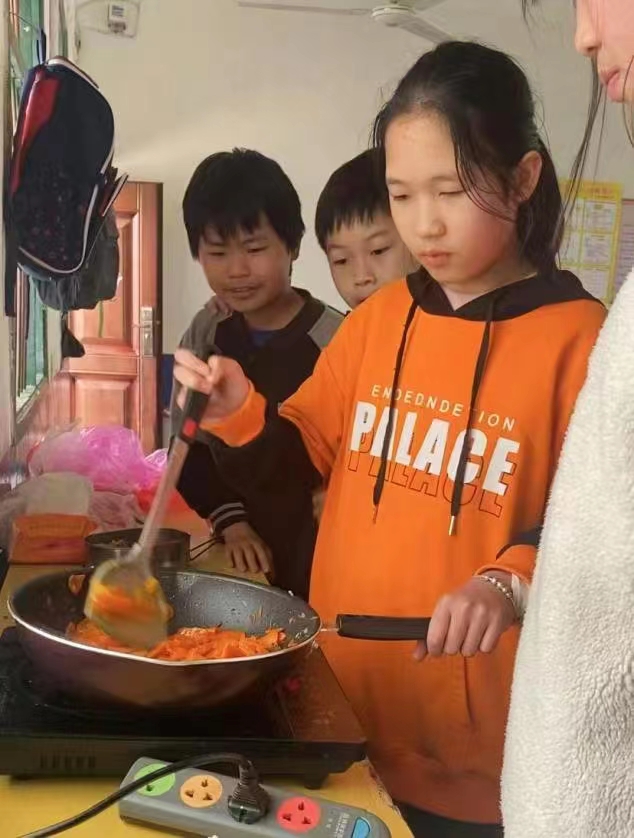 勞動創(chuàng)造美好 雙手“烹飪”快樂