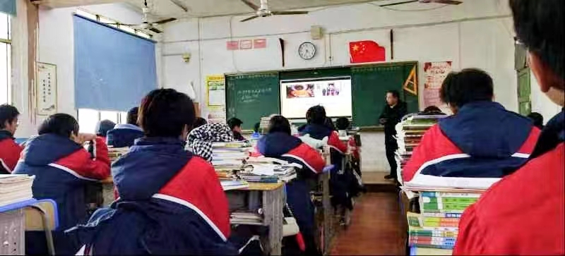 以“三愛、三帶、三課堂”， 促“楚怡”思政創(chuàng)新團隊課堂建設