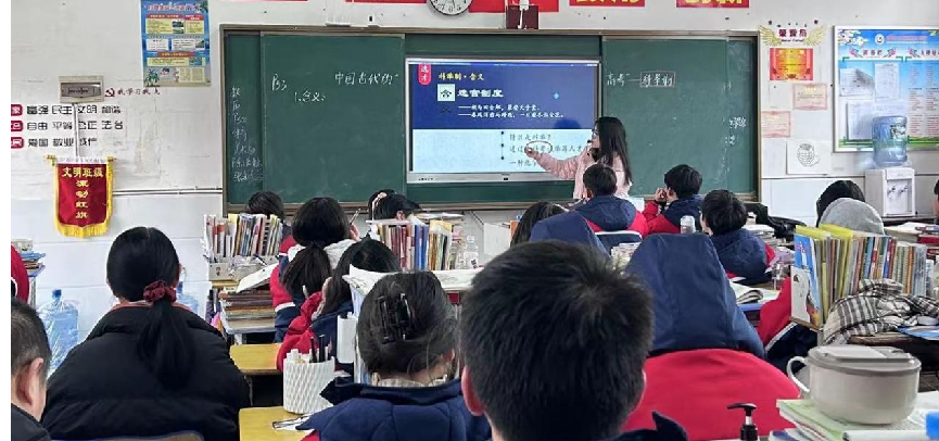 以“三愛、三帶、三課堂”， 促“楚怡”思政創(chuàng)新團隊課堂建設