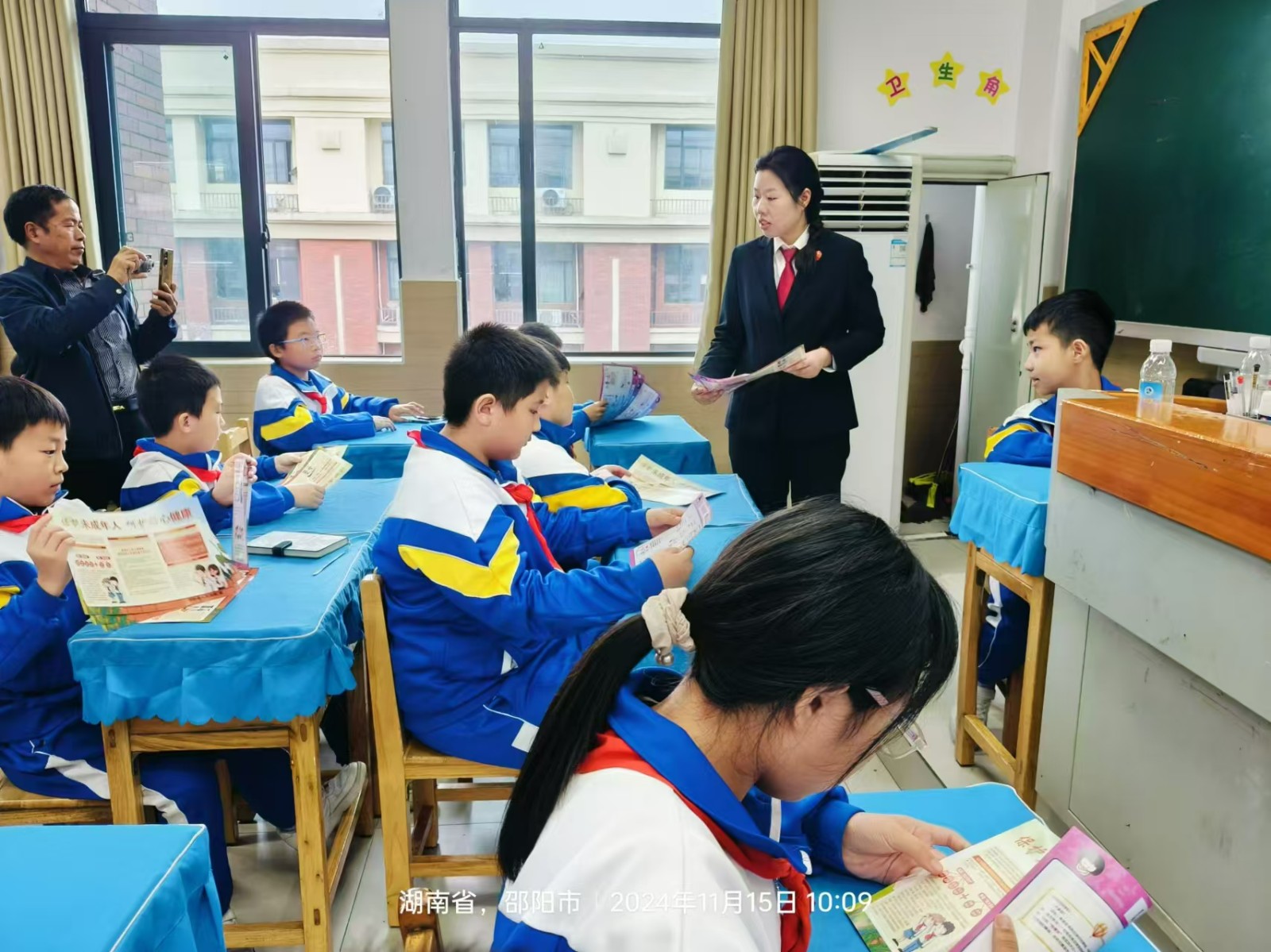 九三學(xué)社邵陽市法政支社：“送法進(jìn)校園，安全護(hù)成長(zhǎng)”活動(dòng)在邵陽廣益世才學(xué)校開展。