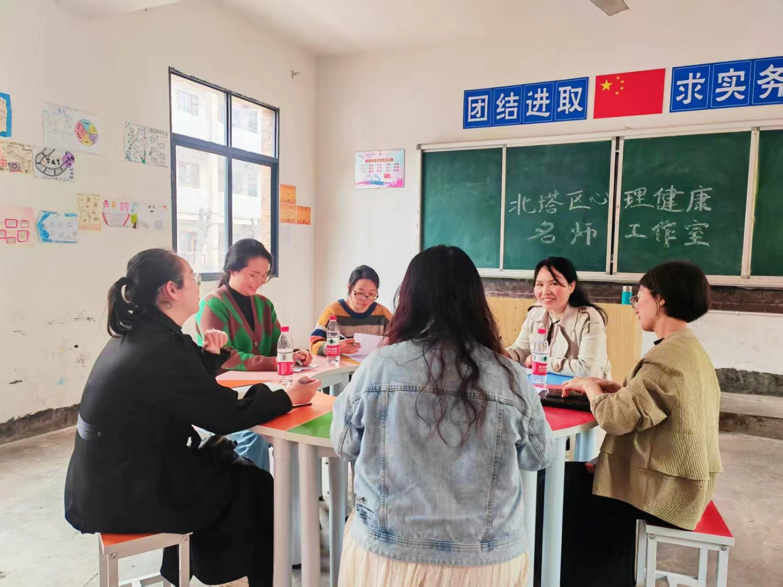 “研心育綱要，護成長之路”