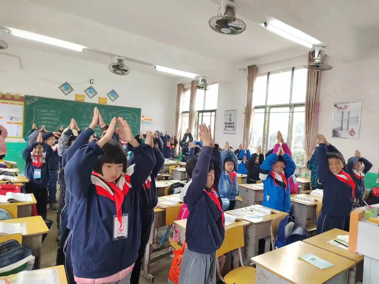 “陽光校園 活力課間”創(chuàng)新開展多彩課間活動紀(jì)實(shí)