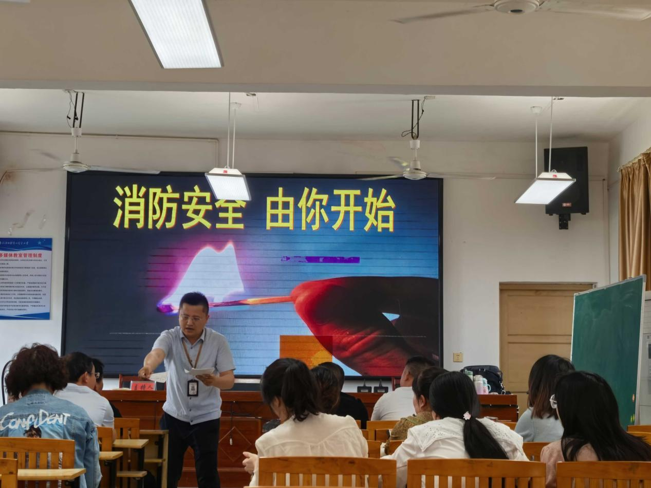 開展消防演練，筑牢校園安全
