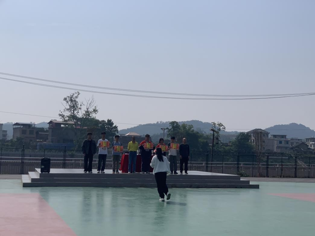 彰顯青春風采  爭做陽光少年