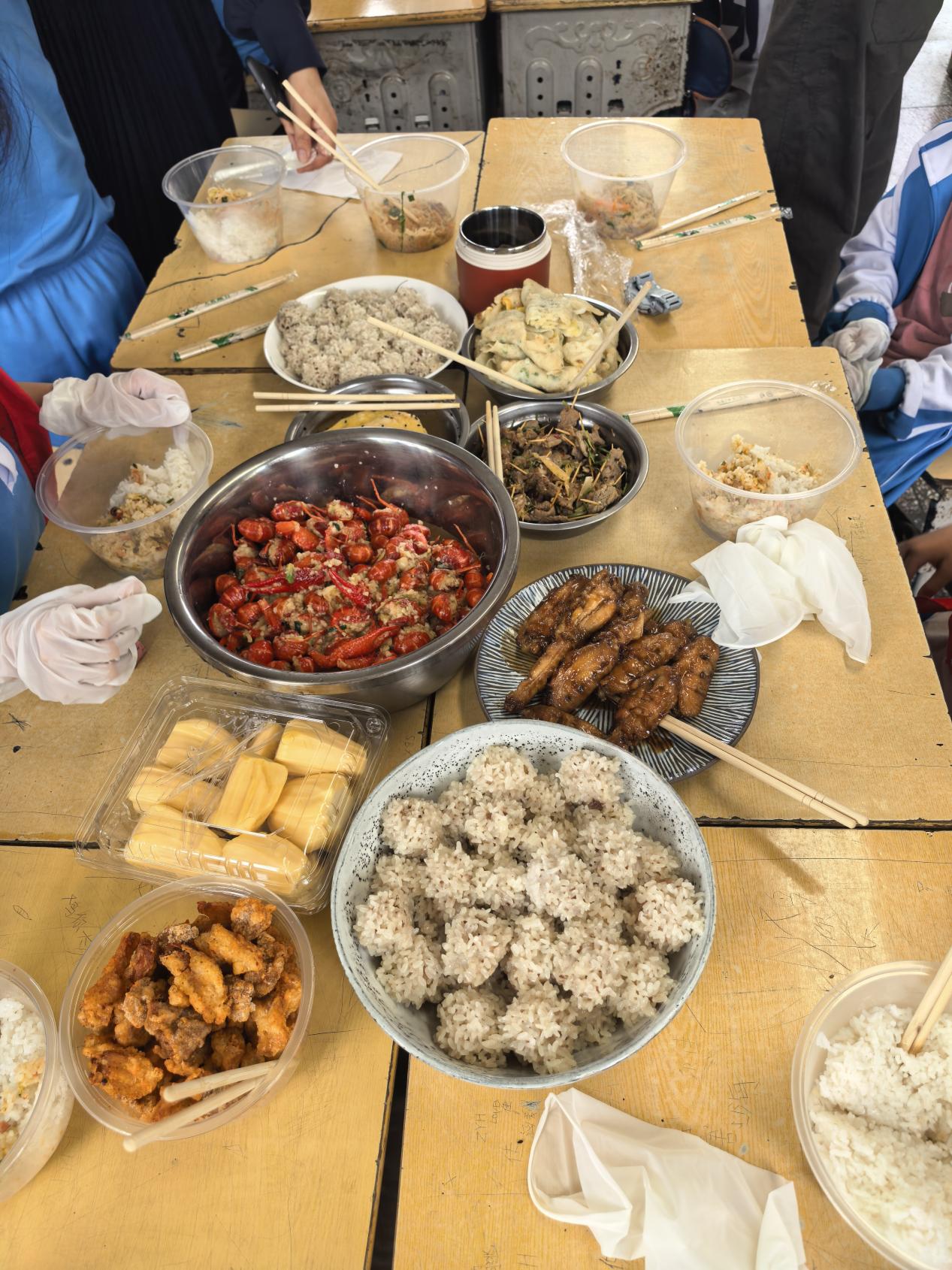 舌尖上的成長(zhǎng)：邵東市城區(qū)二小以美食節(jié)激活德育新動(dòng)能?