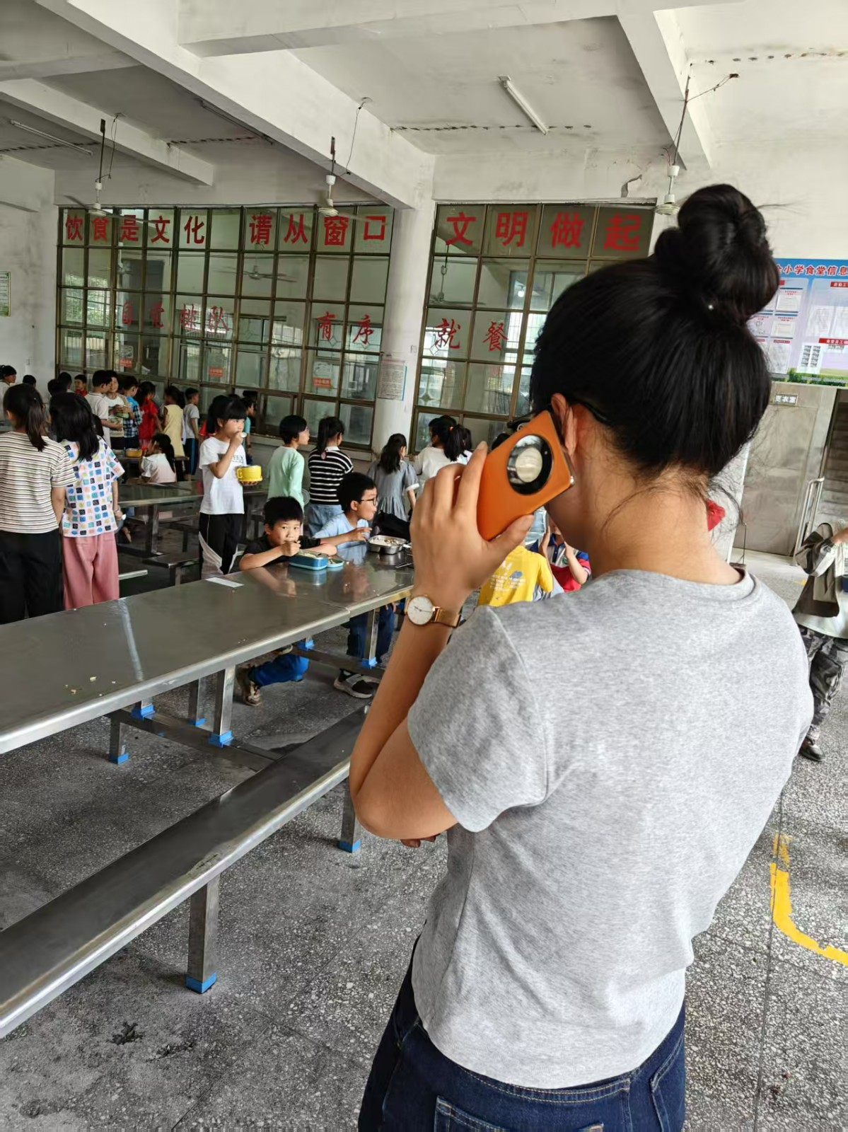 金稱市鎮(zhèn)中心完小開展食品安全應急演練