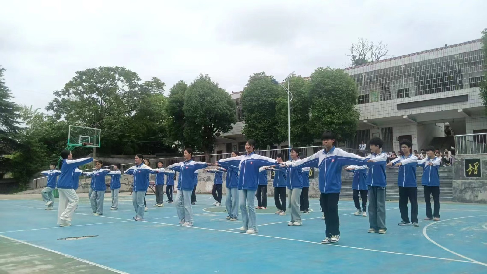 青春律動展風(fēng)采 梽木山中學(xué)體操比賽圓滿落幕