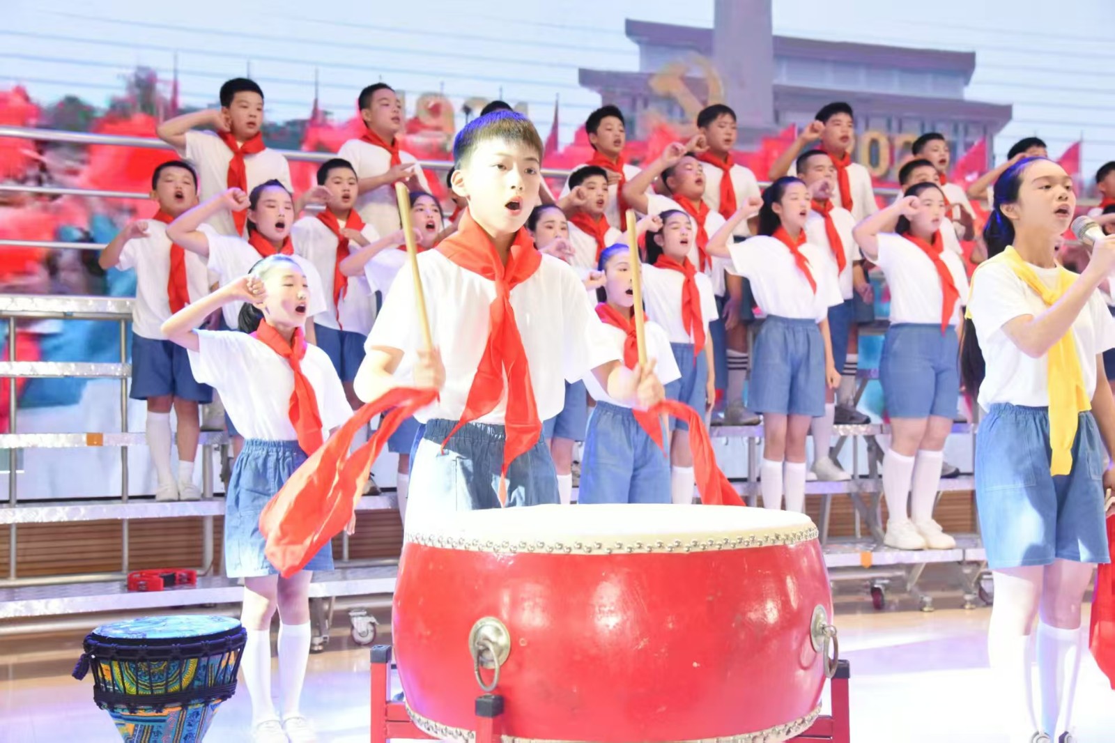 牢記黨的教導(dǎo)  爭(zhēng)做強(qiáng)國(guó)少年