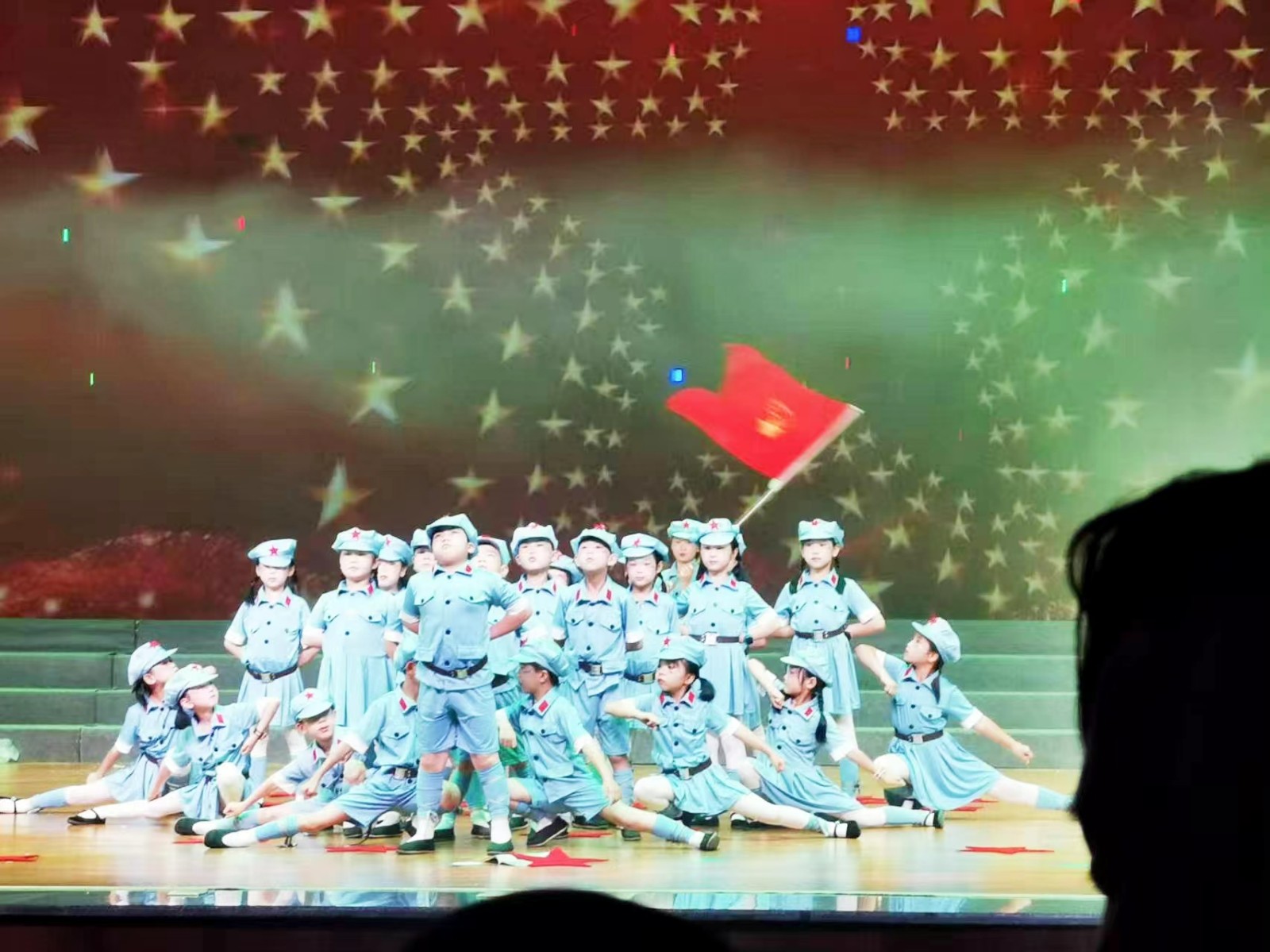 塘渡口第一完全小學(xué)成功舉辦“花開新時(shí)代，童心筑未來”校園文化藝術(shù)節(jié)優(yōu)秀節(jié)目展演
