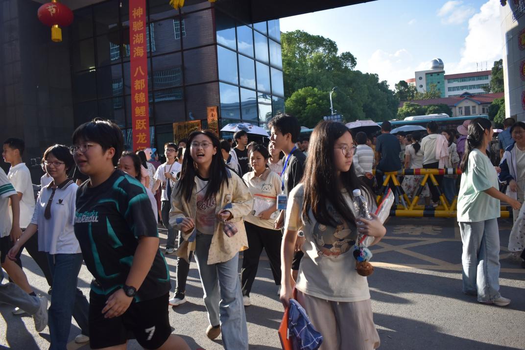 隆回2025年高中學業(yè)水平考試完美收官