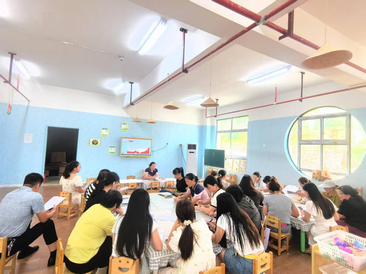 下花橋鎮(zhèn)中心幼兒園 開展學前教育宣傳月及幼小銜接活動紀實