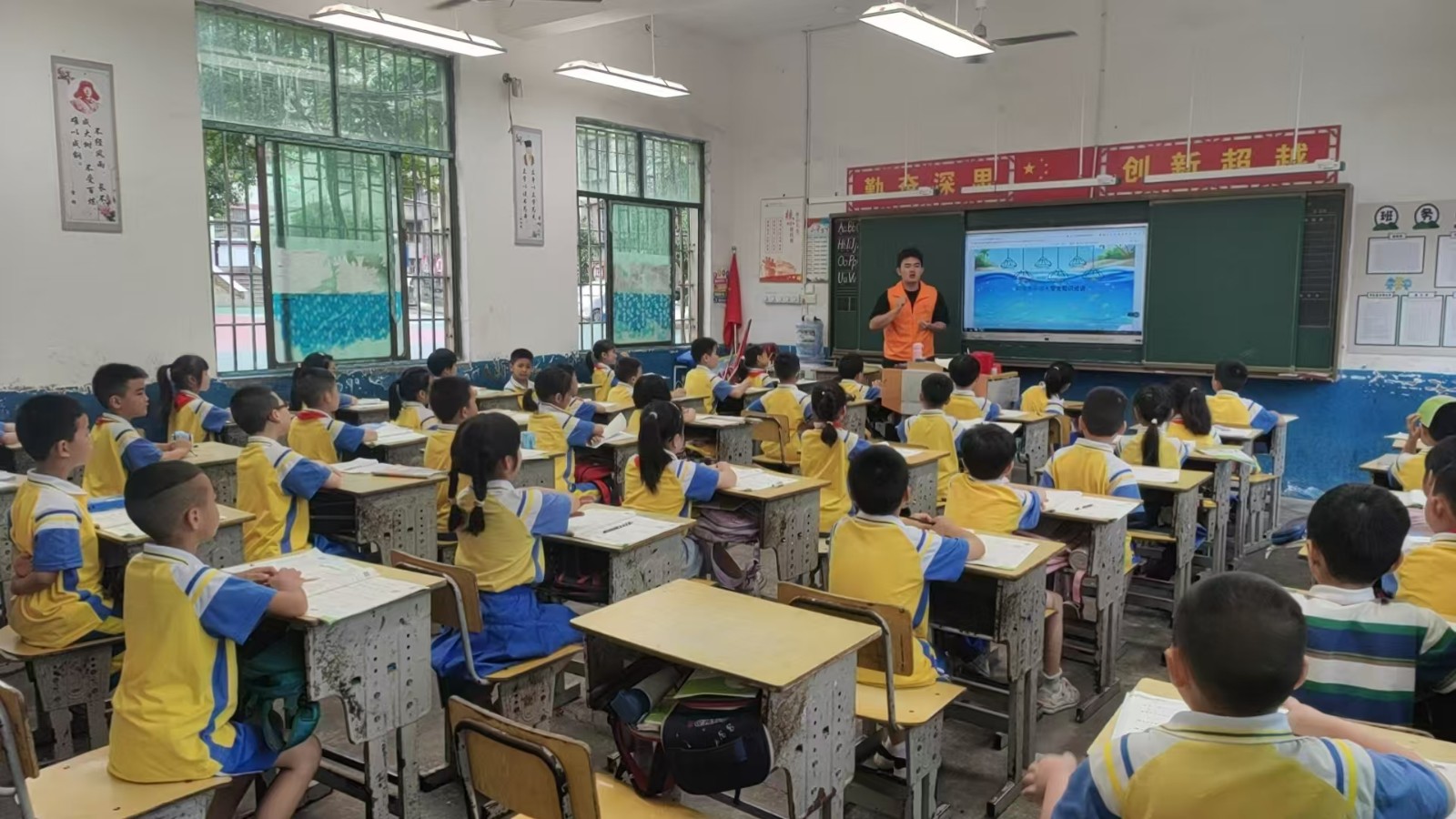 防溺水教育宣講團走進校園，筑牢學生安全防線