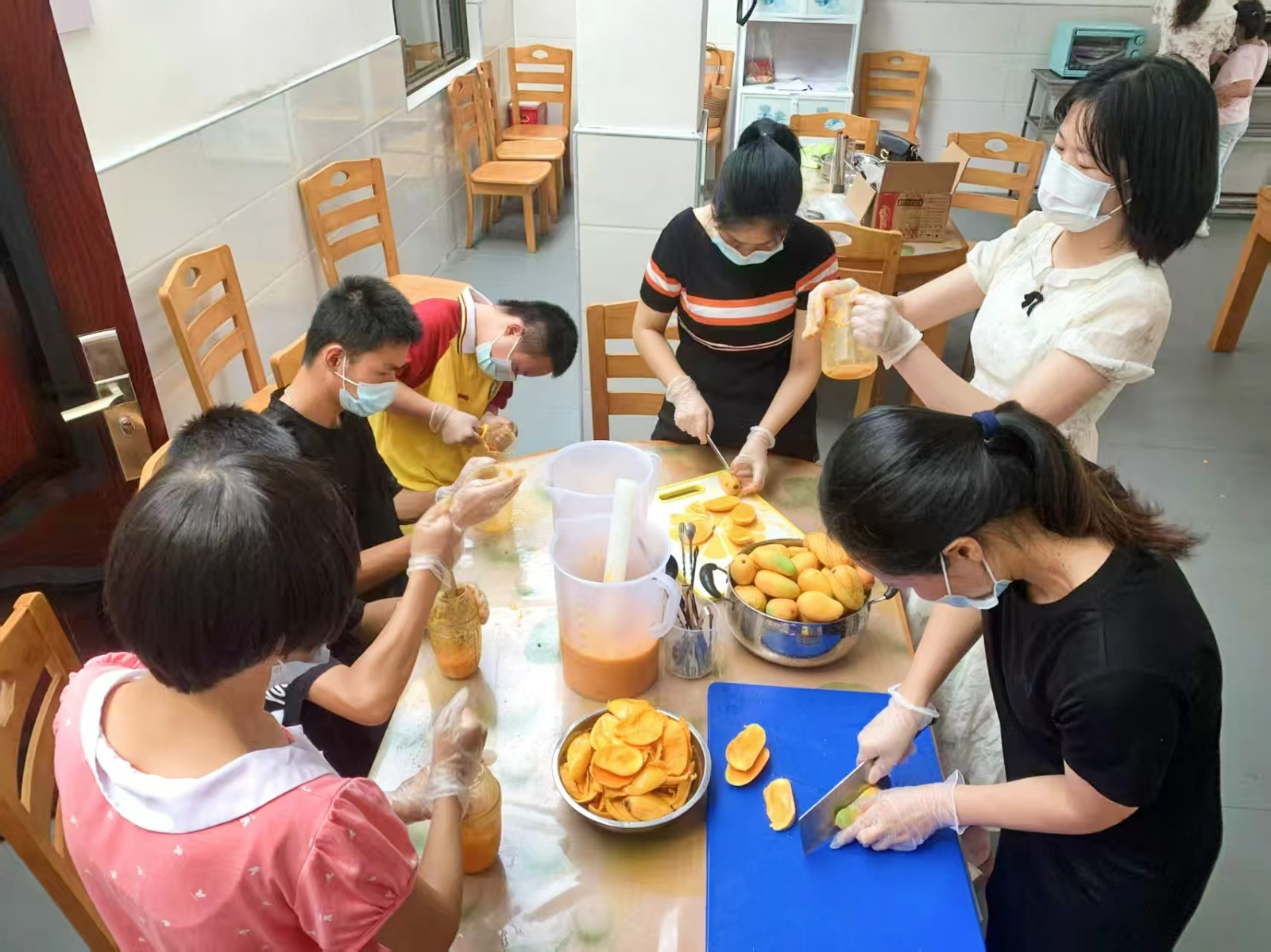 洞口縣特殊教育學(xué)校開展春季學(xué)期勞動成果展示