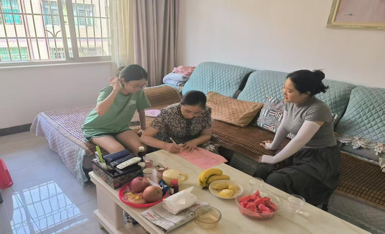 教師家訪暖人心，家校攜手防溺水