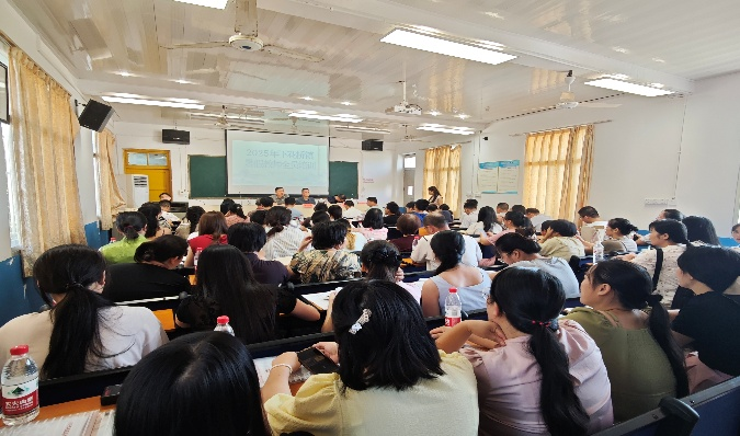 聚焦專業(yè)成長(zhǎng)，賦能教育未來